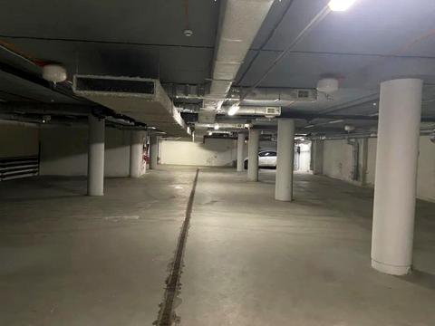 комерційна за адресою Старонаводницька вул., 19