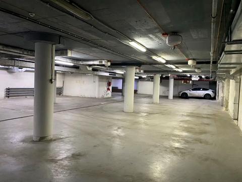 комерційна за адресою Старонаводницька вул., 19