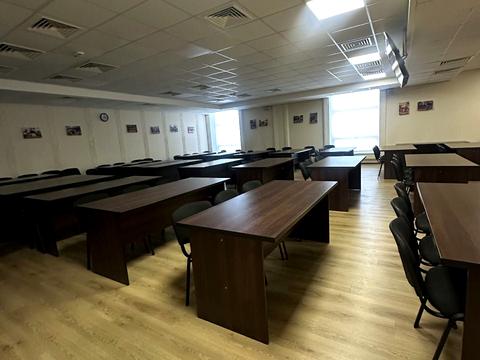 комерційна за адресою майдан Незалежності пл., 2