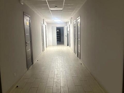 комерційна за адресою майдан Незалежності пл., 2