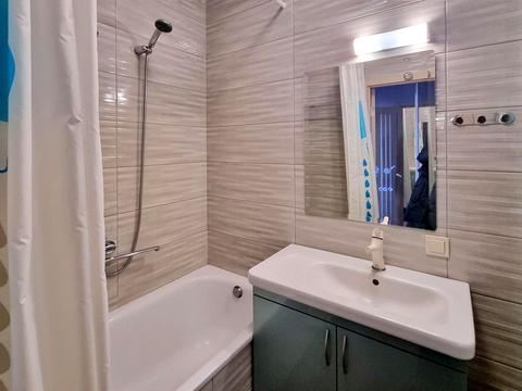 квартира за адресою Салютна вул., 2к3