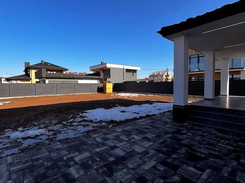 будинок за адресою Місячна вул.