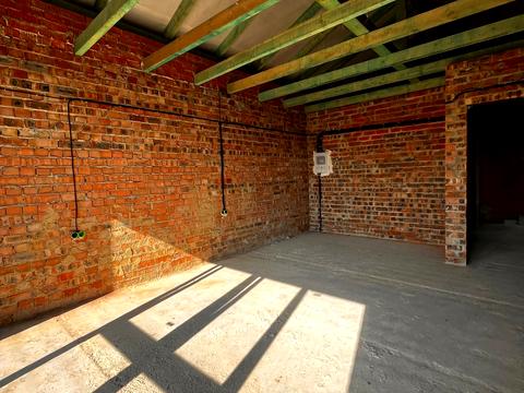 будинок за адресою Місячна вул.