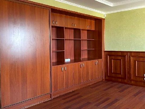 комерційна за адресою Павла Тичини просп., 18-Б
