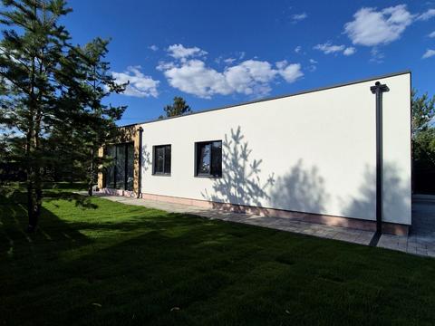 будинок за адресою Кленова