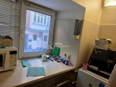 комерційна за адресою Басейна вул., 5-А