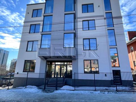 комерційна за адресою Яготинська вул., 4/10