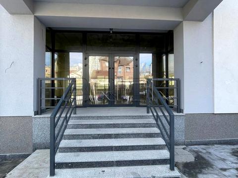 комерційна за адресою Яготинська вул., 4/10