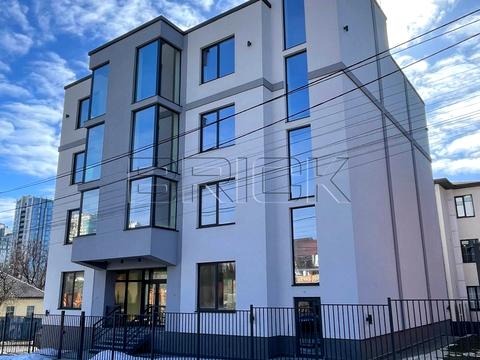 комерційна за адресою Яготинська вул., 4/10