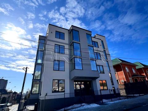 комерційна за адресою Яготинська вул., 4/10