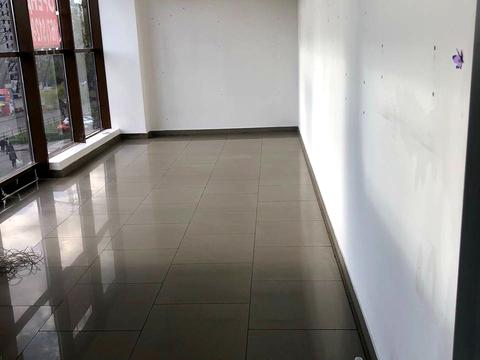 комерційна за адресою Перемоги вул., 136