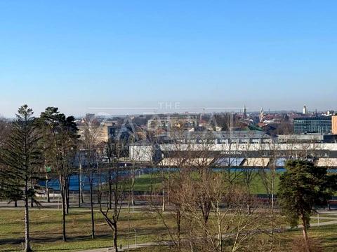 комерційна за адресою Олександра Духновича пл., 9