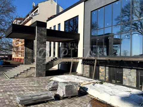 комерційна за адресою Олександра Духновича пл., 9