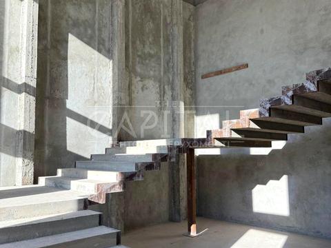 комерційна за адресою Олександра Духновича пл., 9