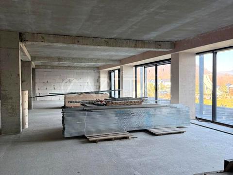 комерційна за адресою Олександра Духновича пл., 9