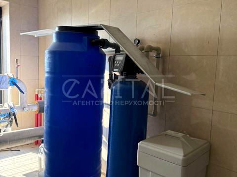 комерційна за адресою Олександра Духновича пл., 9