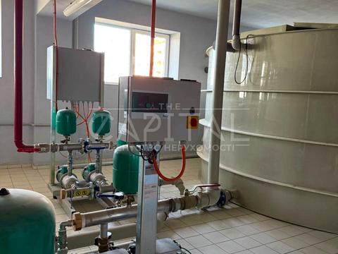 комерційна за адресою Олександра Духновича пл., 9