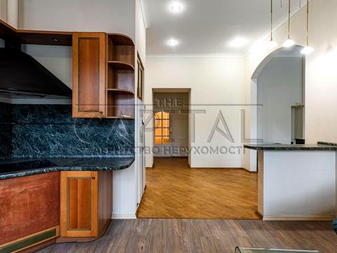 комерційна за адресою Лютеранська вул., 14в