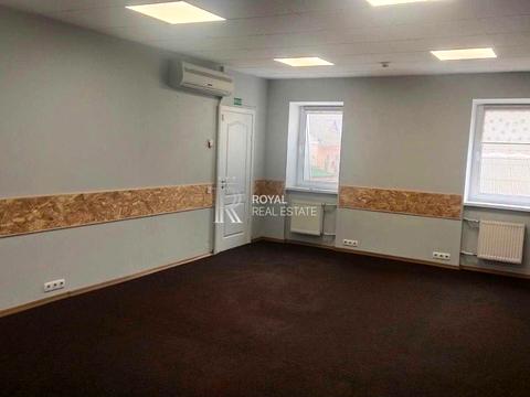 комерційна за адресою Кирилівська вул., 15б