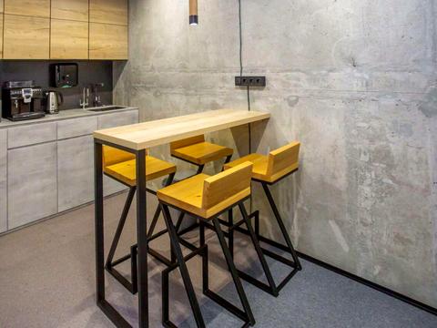 комерційна за адресою Валерія Лобановського просп. (Червонозоряний), 150-160