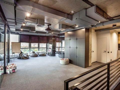 комерційна за адресою Валерія Лобановського просп. (Червонозоряний), 150-160