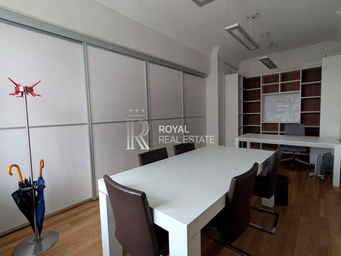 коммерческая по адресу Крещатик ул. (Kreschatic), 25