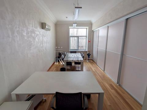 коммерческая по адресу Крещатик ул. (Kreschatic), 25