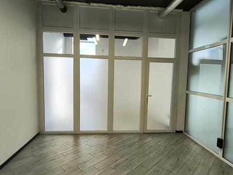 коммерческая по адресу  пер., 61