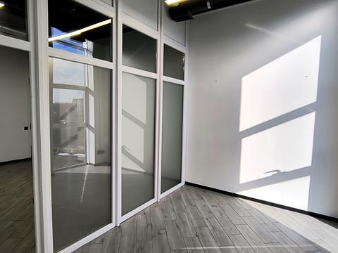 коммерческая по адресу  пер., 61