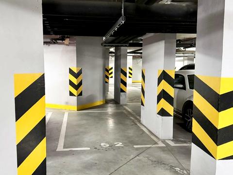 паркомісце за адресою Василя Тютюнника вул. (Анрі Барбюса), 51/1А