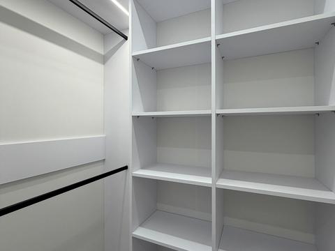 квартира за адресою Приозерна вул., 42