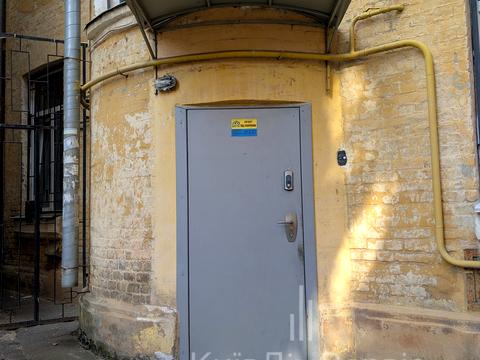 коммерческая по адресу Антоновича ул. (Горького), 24