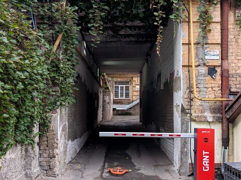 коммерческая по адресу Антоновича ул. (Горького), 24