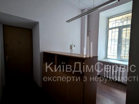 коммерческая по адресу Антоновича ул. (Горького), 24