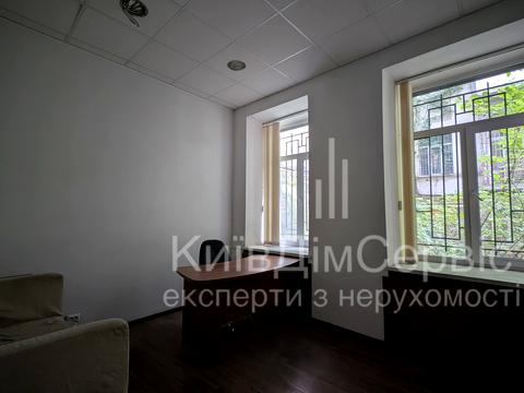 коммерческая по адресу Антоновича ул. (Горького), 24