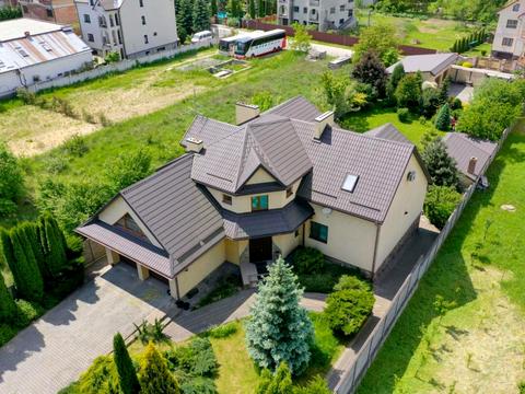 дом по адресу Романа Шухевича ул.