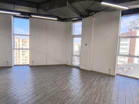 комерційна за адресою Проскурівського підпілля вул., 61