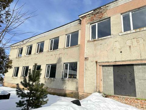 комерційна за адресою Молодіжна, 12