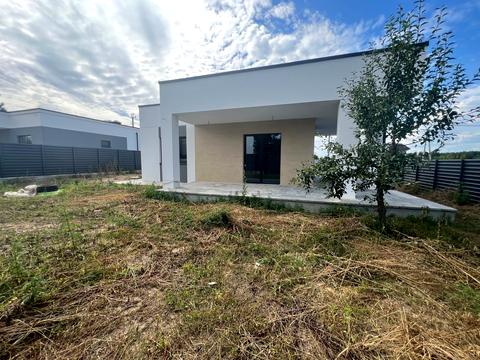 будинок за адресою Квітнева