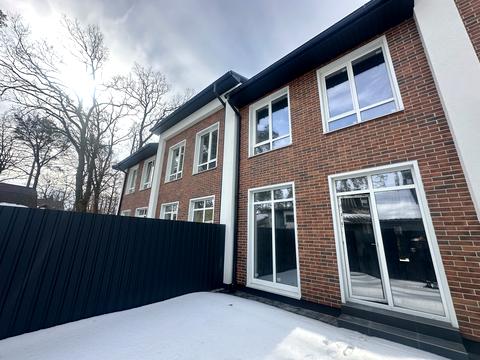 дом по адресу Українська ул.