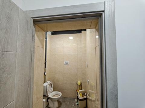 комерційна за адресою Рівненська вул., 123