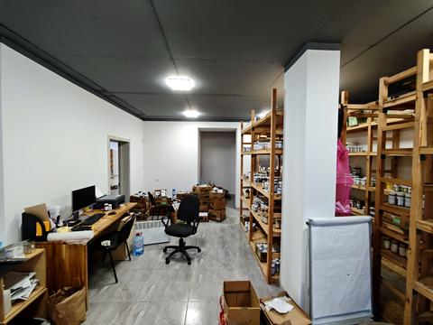 комерційна за адресою Рівненська вул., 123