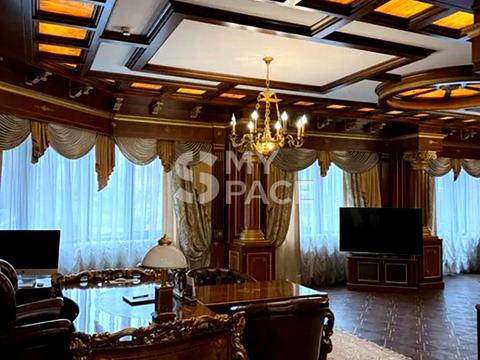 комерційна за адресою Болсуновська вул. (Сергія Струтинського), 2
