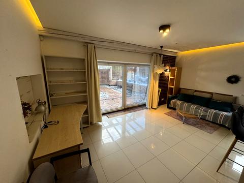 квартира за адресою Олександра Олеся вул., 12