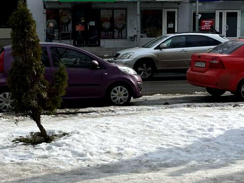 комерційна за адресою Небесної Сотні вул. (Івана Стасюка), 19-Б