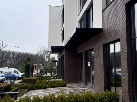 комерційна за адресою Квітневий пров., 3