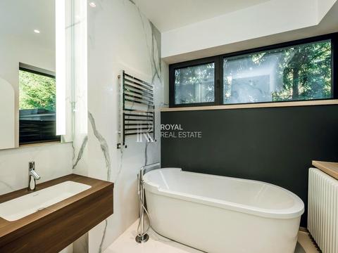 дом по адресу центральна, 2