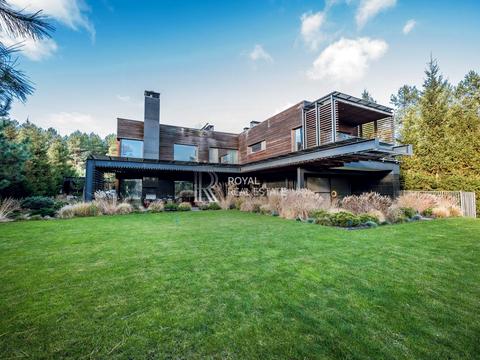 дом по адресу центральна, 2