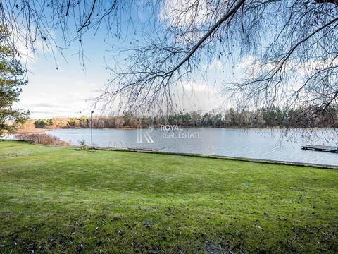 дом по адресу центральна, 2