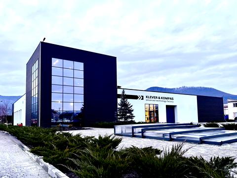 коммерческая по адресу Богдана Хмельницього, 26